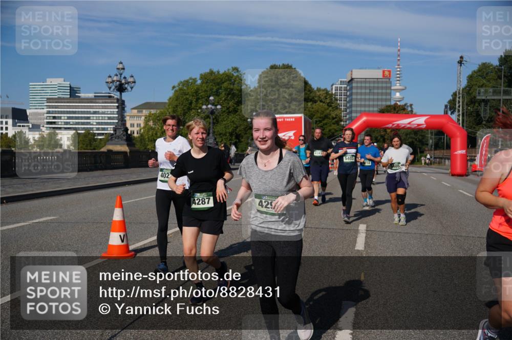 07.09.2025 - BARMER Alsterlauf Yannick Fuchs http://msf.ph/oto/8828431 07.09.2025 10:14:09 Laufen 402, 4287, 429, 5403, 214, 405 meine-sportfotos.de