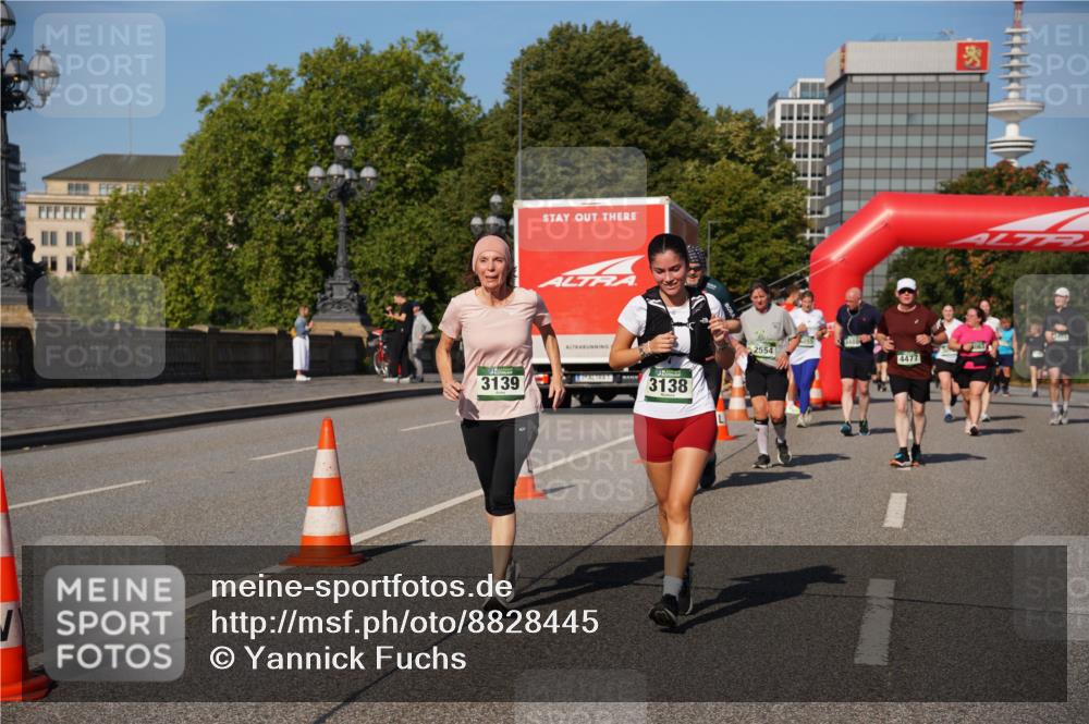 07.09.2025 - BARMER Alsterlauf Yannick Fuchs http://msf.ph/oto/8828445 07.09.2025 10:14:15 Laufen 3139, 3138, 2554, 4477, 063 meine-sportfotos.de