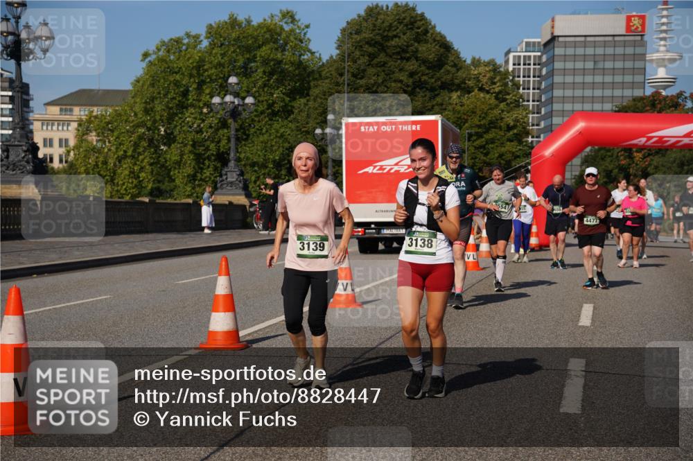 07.09.2025 - BARMER Alsterlauf Yannick Fuchs http://msf.ph/oto/8828447 07.09.2025 10:14:15 Laufen 3139, 1, 3138, 554, 4477 meine-sportfotos.de