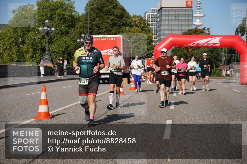 07.09.2025 - BARMER Alsterlauf Yannick Fuchs http://msf.ph/oto/8828458 07.09.2025 10:14:18 Laufen 8021, 2554, 6055, 4477, 8063 meine-sportfotos.de