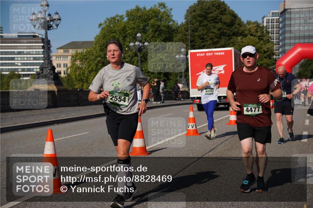 07.09.2025 - BARMER Alsterlauf Yannick Fuchs http://msf.ph/oto/8828469 07.09.2025 10:14:21 Laufen 2554, 10, 6055, 4477, 8 meine-sportfotos.de