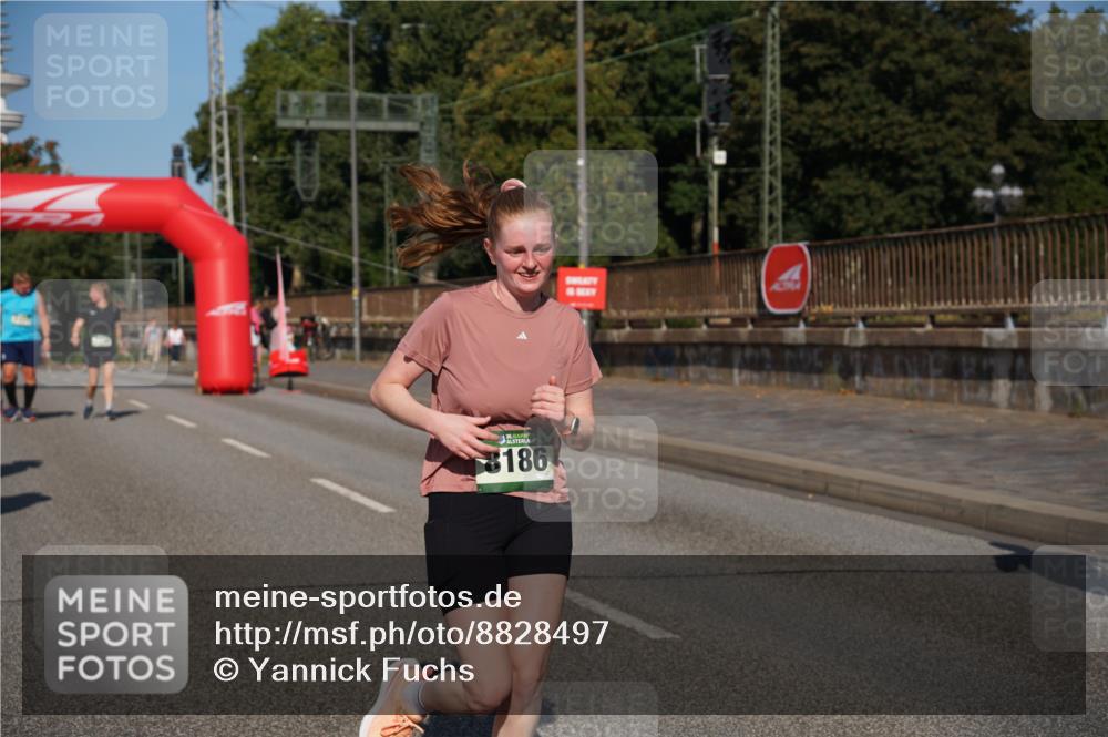 07.09.2025 - BARMER Alsterlauf Yannick Fuchs http://msf.ph/oto/8828497 07.09.2025 10:14:31 Laufen 136, 186 meine-sportfotos.de