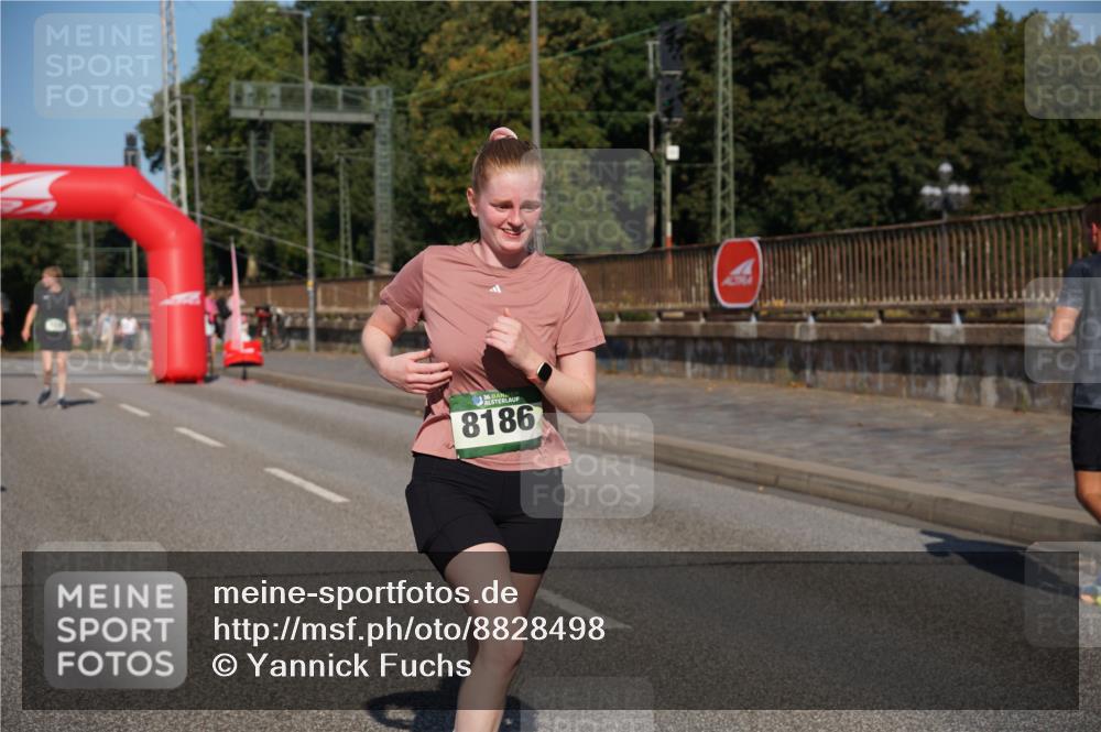07.09.2025 - BARMER Alsterlauf Yannick Fuchs http://msf.ph/oto/8828498 07.09.2025 10:14:31 Laufen 36, 8186 meine-sportfotos.de