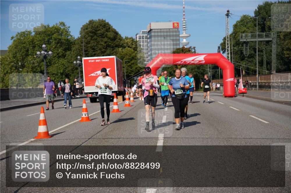 07.09.2025 - BARMER Alsterlauf Yannick Fuchs http://msf.ph/oto/8828499 07.09.2025 10:14:32 Laufen 4724, 2587, 2219 meine-sportfotos.de