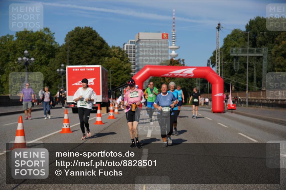 07.09.2025 - BARMER Alsterlauf Yannick Fuchs http://msf.ph/oto/8828501 07.09.2025 10:14:32 Laufen 4724, 2587, 2219 meine-sportfotos.de
