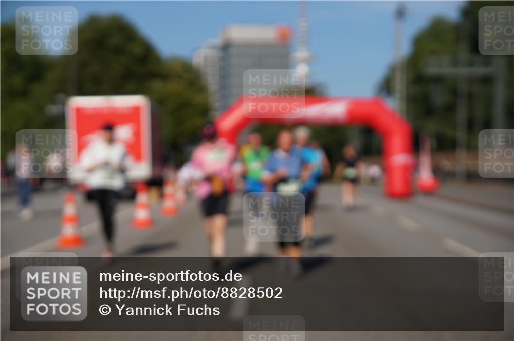 07.09.2025 - BARMER Alsterlauf Yannick Fuchs http://msf.ph/oto/8828502 07.09.2025 10:14:32 Laufen  meine-sportfotos.de