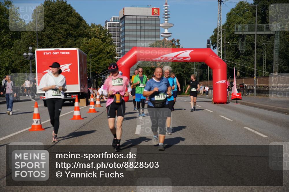 07.09.2025 - BARMER Alsterlauf Yannick Fuchs http://msf.ph/oto/8828503 07.09.2025 10:14:33 Laufen 2587, 2219 meine-sportfotos.de