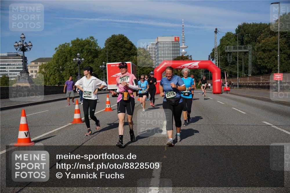 07.09.2025 - BARMER Alsterlauf Yannick Fuchs http://msf.ph/oto/8828509 07.09.2025 10:14:34 Laufen 4724, 2587, 2219, 780 meine-sportfotos.de