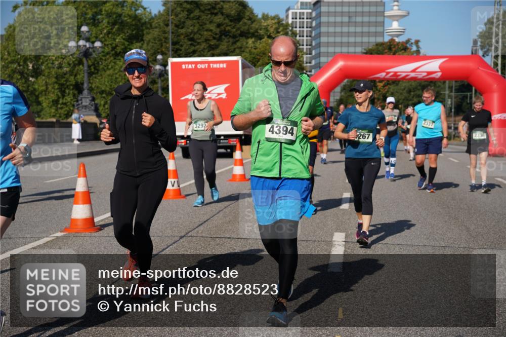 07.09.2025 - BARMER Alsterlauf Yannick Fuchs http://msf.ph/oto/8828523 07.09.2025 10:14:39 Laufen 3292, 4394, 267, 2337, 2336 meine-sportfotos.de