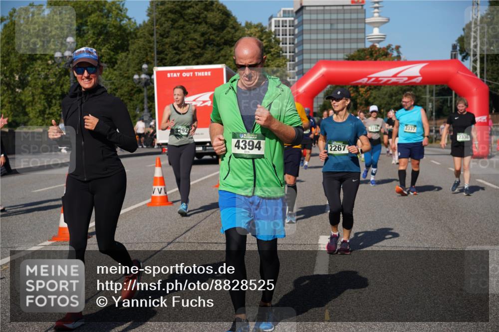 07.09.2025 - BARMER Alsterlauf Yannick Fuchs http://msf.ph/oto/8828525 07.09.2025 10:14:39 Laufen 3292, 4394, 2267, 3186, 2337, 2336 meine-sportfotos.de