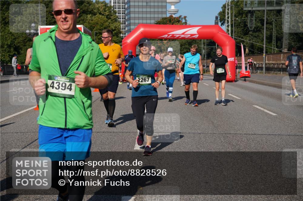 07.09.2025 - BARMER Alsterlauf Yannick Fuchs http://msf.ph/oto/8828526 07.09.2025 10:14:39 Laufen 4394, 2267, 2337, 2336 meine-sportfotos.de