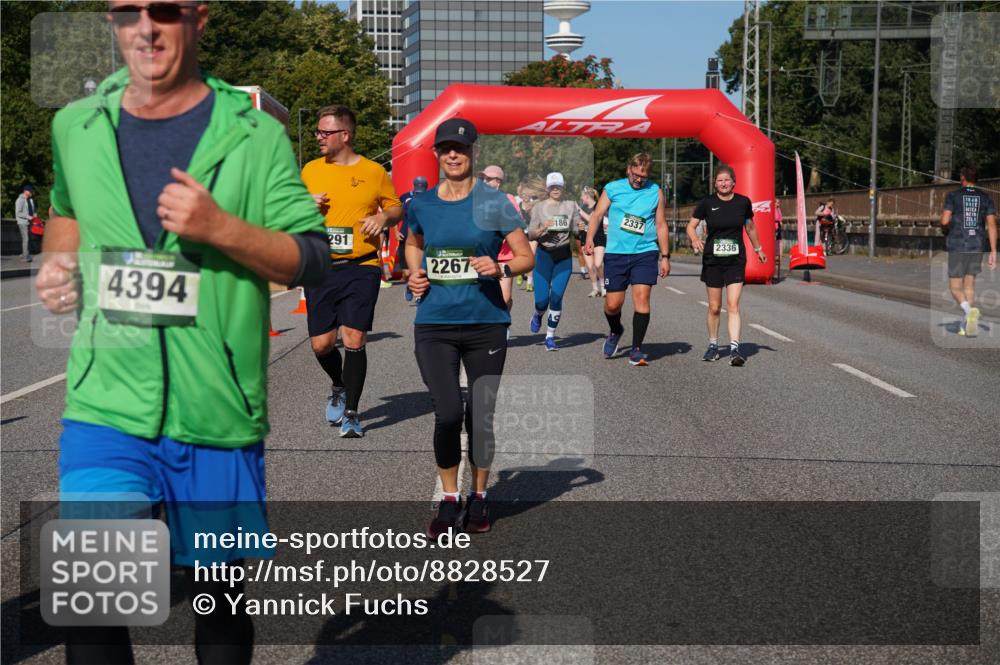 07.09.2025 - BARMER Alsterlauf Yannick Fuchs http://msf.ph/oto/8828527 07.09.2025 10:14:40 Laufen 4394, 291, 2267, 186, 2337, 2336 meine-sportfotos.de
