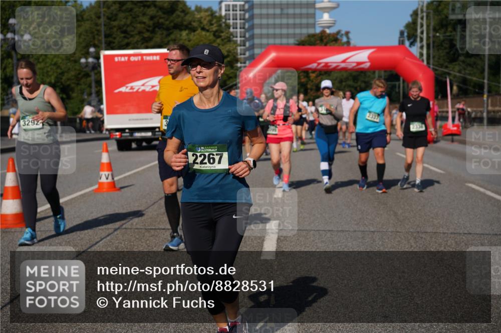 07.09.2025 - BARMER Alsterlauf Yannick Fuchs http://msf.ph/oto/8828531 07.09.2025 10:14:41 Laufen 3292, 36, 2267, 2337, 2336 meine-sportfotos.de