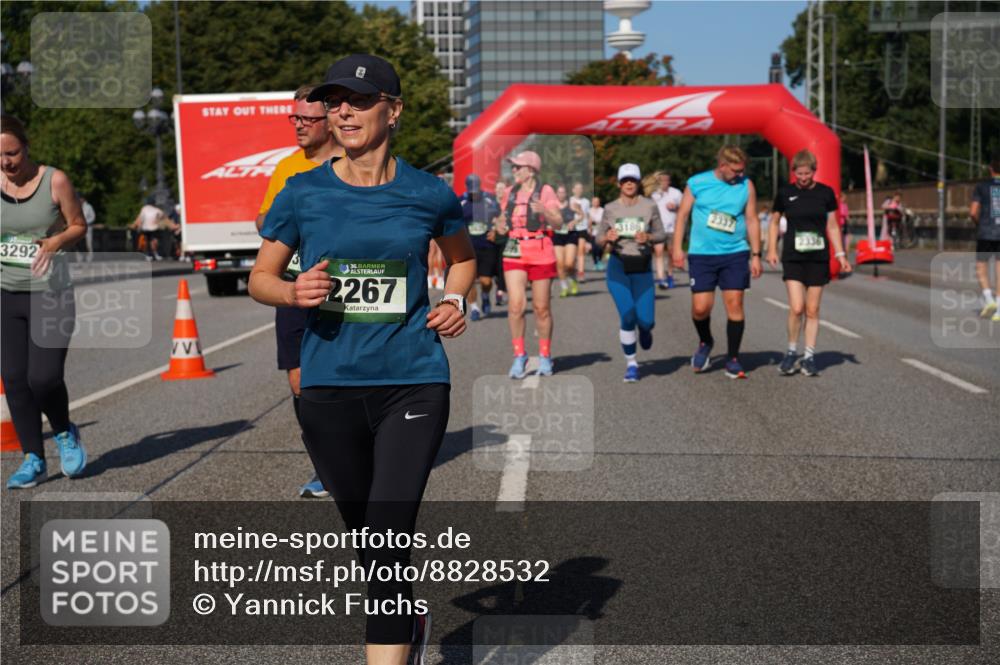 07.09.2025 - BARMER Alsterlauf Yannick Fuchs http://msf.ph/oto/8828532 07.09.2025 10:14:41 Laufen 3292, 36, 2267, 3186, 2337 meine-sportfotos.de