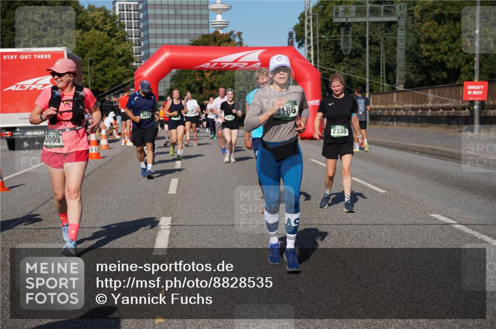 07.09.2025 - BARMER Alsterlauf Yannick Fuchs http://msf.ph/oto/8828535 07.09.2025 10:14:43 Laufen 2099, 2625, 3186, 3848, 2336 meine-sportfotos.de