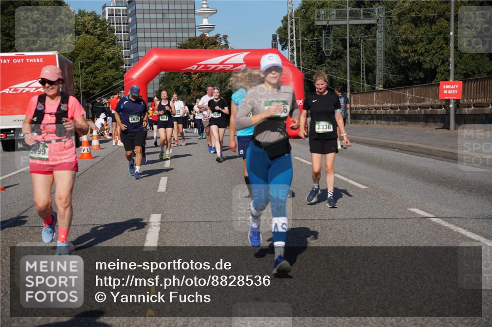 07.09.2025 - BARMER Alsterlauf Yannick Fuchs http://msf.ph/oto/8828536 07.09.2025 10:14:43 Laufen 2099, 2625, 3849, 2336 meine-sportfotos.de