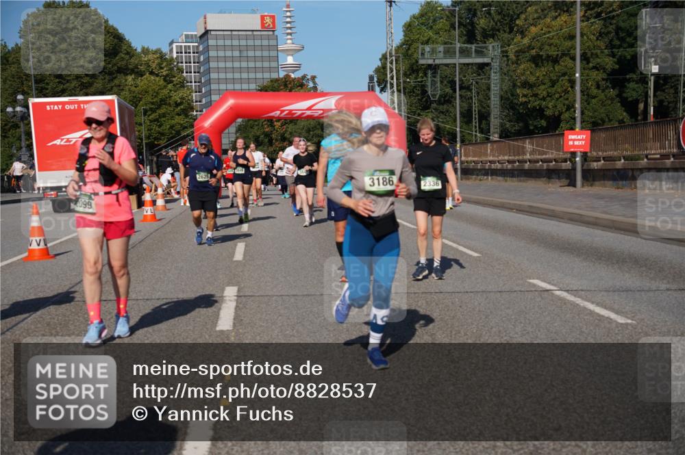 07.09.2025 - BARMER Alsterlauf Yannick Fuchs http://msf.ph/oto/8828537 07.09.2025 10:14:43 Laufen 099, 2625, 3186, 2336 meine-sportfotos.de