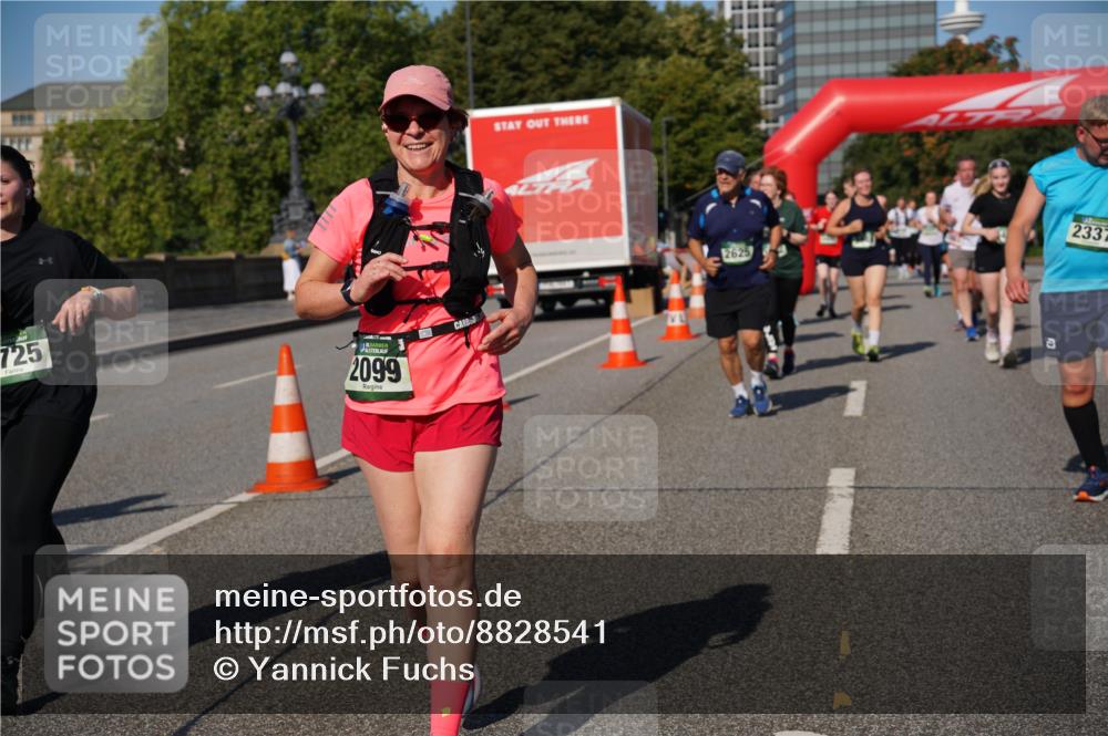07.09.2025 - BARMER Alsterlauf Yannick Fuchs http://msf.ph/oto/8828541 07.09.2025 10:14:45 Laufen 725, 2099, 2625, 233 meine-sportfotos.de
