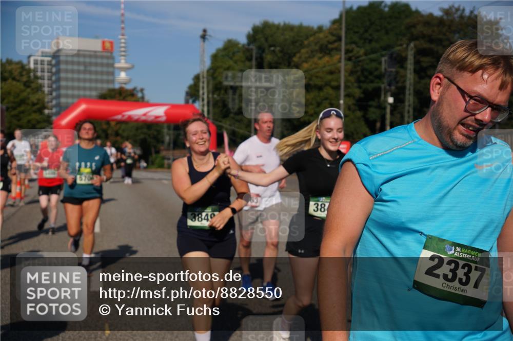 07.09.2025 - BARMER Alsterlauf Yannick Fuchs http://msf.ph/oto/8828550 07.09.2025 10:14:50 Laufen 570, 3849, 38, 36, 2337 meine-sportfotos.de