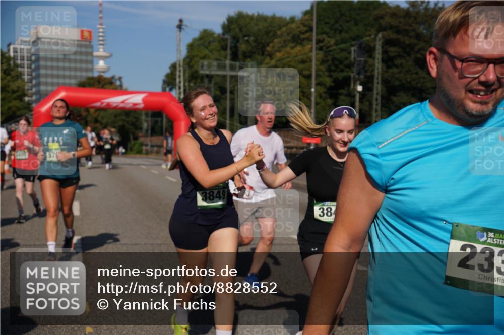 07.09.2025 - BARMER Alsterlauf Yannick Fuchs http://msf.ph/oto/8828552 07.09.2025 10:14:50 Laufen 57, 3849, 38, 36, 233 meine-sportfotos.de