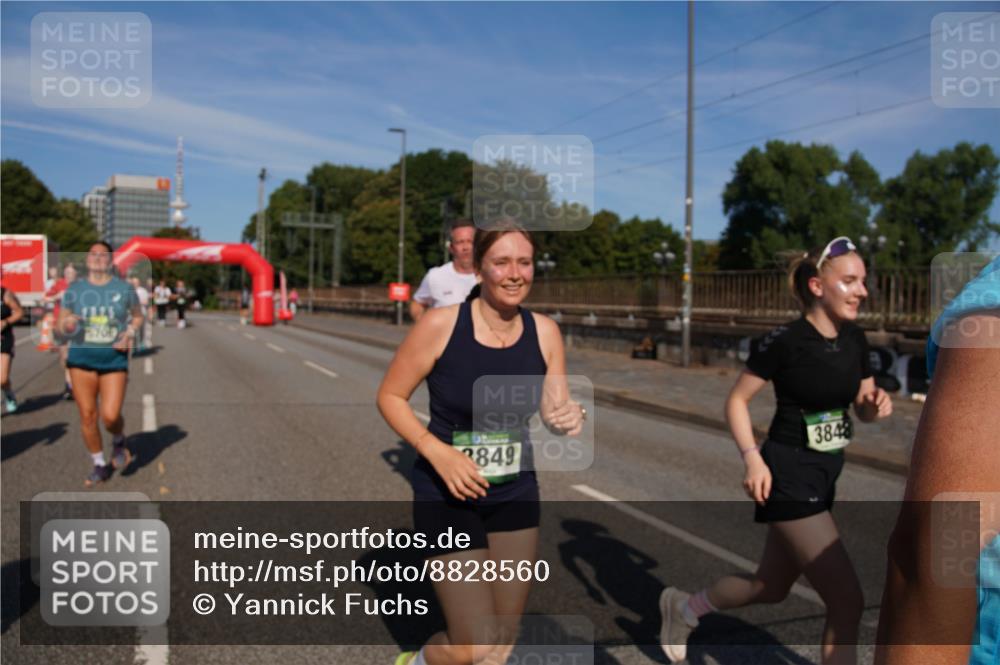 07.09.2025 - BARMER Alsterlauf Yannick Fuchs http://msf.ph/oto/8828560 07.09.2025 10:14:51 Laufen 3849, 3848 meine-sportfotos.de