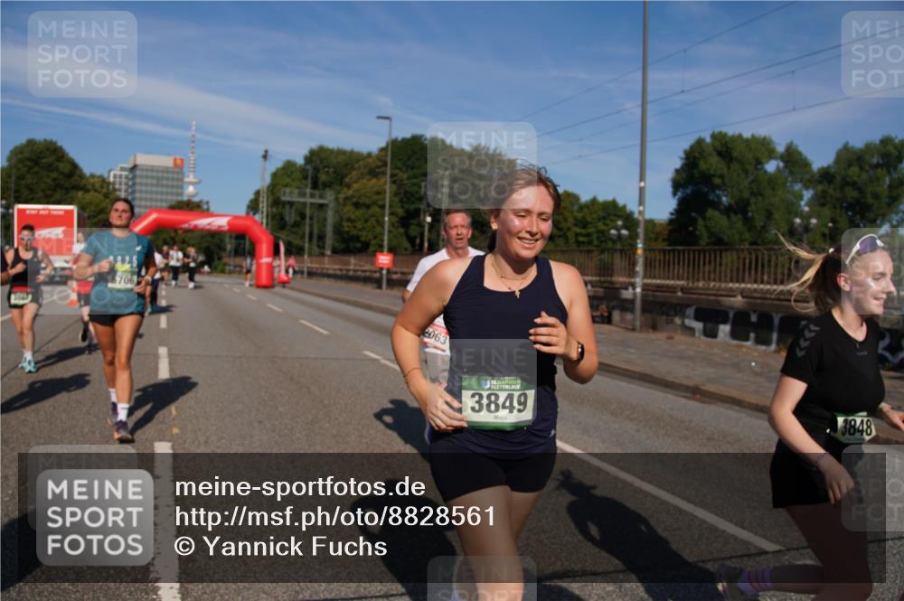 07.09.2025 - BARMER Alsterlauf Yannick Fuchs http://msf.ph/oto/8828561 07.09.2025 10:14:51 Laufen 5706, 2063, 36, 3849, 3848 meine-sportfotos.de