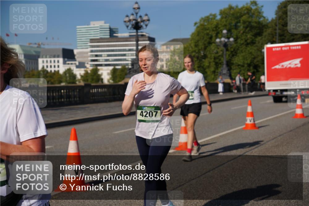 07.09.2025 - BARMER Alsterlauf Yannick Fuchs http://msf.ph/oto/8828586 07.09.2025 10:14:57 Laufen 4207 meine-sportfotos.de