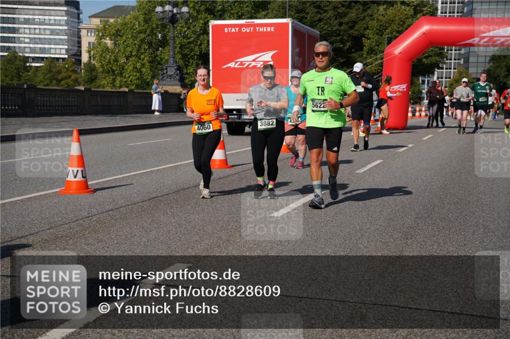 07.09.2025 - BARMER Alsterlauf Yannick Fuchs http://msf.ph/oto/8828609 07.09.2025 10:15:05 Laufen 4060, 5622, 3882, 430, 712, 4459 meine-sportfotos.de
