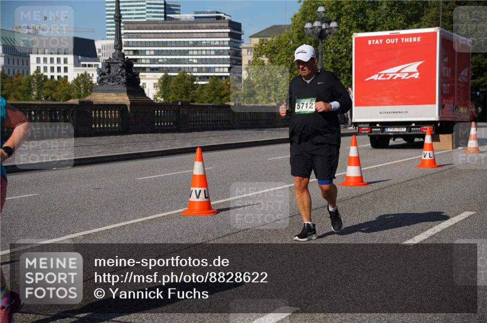 07.09.2025 - BARMER Alsterlauf Yannick Fuchs http://msf.ph/oto/8828622 07.09.2025 10:15:10 Laufen 5712 meine-sportfotos.de