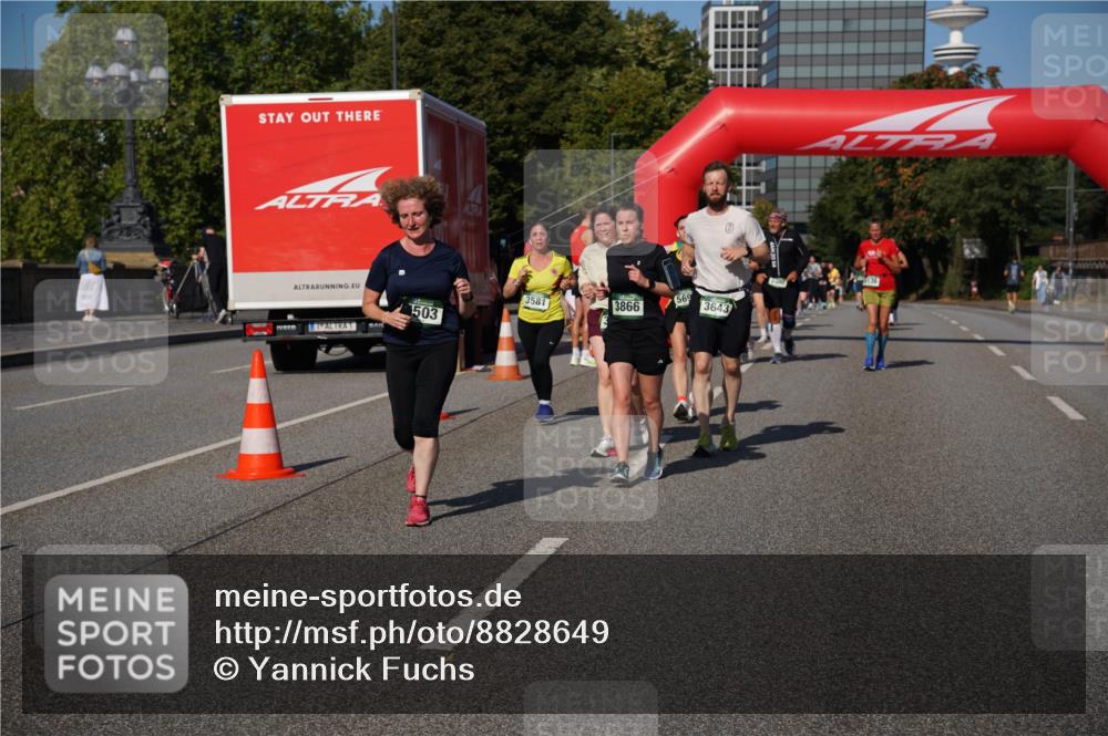 07.09.2025 - BARMER Alsterlauf Yannick Fuchs http://msf.ph/oto/8828649 07.09.2025 10:15:21 Laufen 3581, 3866, 503, 569, 3643 meine-sportfotos.de