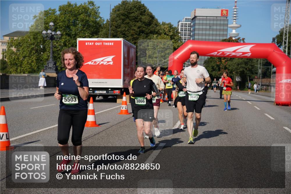 07.09.2025 - BARMER Alsterlauf Yannick Fuchs http://msf.ph/oto/8828650 07.09.2025 10:15:22 Laufen 5503, 3866, 6, 5698, 3643 meine-sportfotos.de
