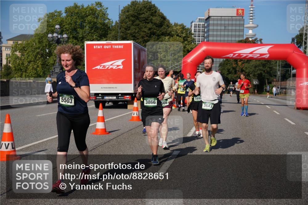 07.09.2025 - BARMER Alsterlauf Yannick Fuchs http://msf.ph/oto/8828651 07.09.2025 10:15:22 Laufen 5503, 3866, 566, 5698, 3643 meine-sportfotos.de