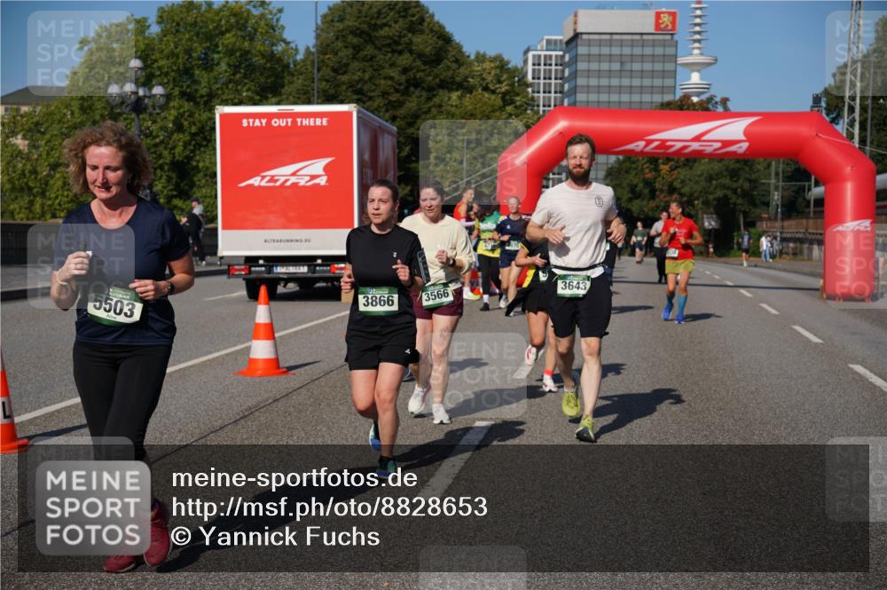 07.09.2025 - BARMER Alsterlauf Yannick Fuchs http://msf.ph/oto/8828653 07.09.2025 10:15:22 Laufen 5503, 3866, 3566, 3643, 0 meine-sportfotos.de