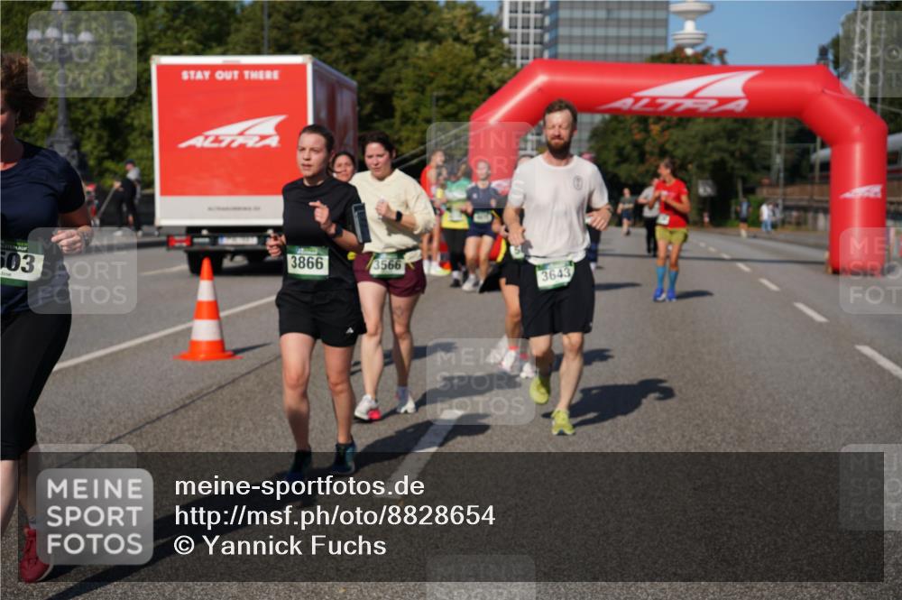 07.09.2025 - BARMER Alsterlauf Yannick Fuchs http://msf.ph/oto/8828654 07.09.2025 10:15:23 Laufen 503, 3866, 3566, 3643 meine-sportfotos.de