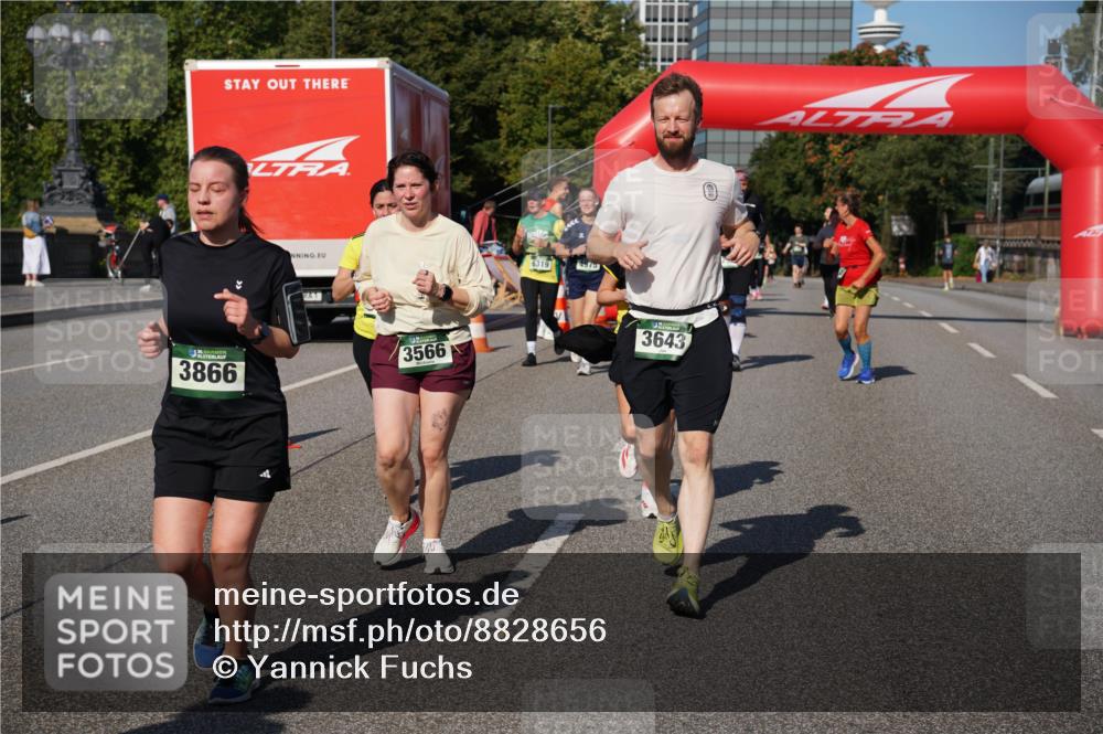 07.09.2025 - BARMER Alsterlauf Yannick Fuchs http://msf.ph/oto/8828656 07.09.2025 10:15:23 Laufen 3866, 3566, 6319, 4975, 3643 meine-sportfotos.de