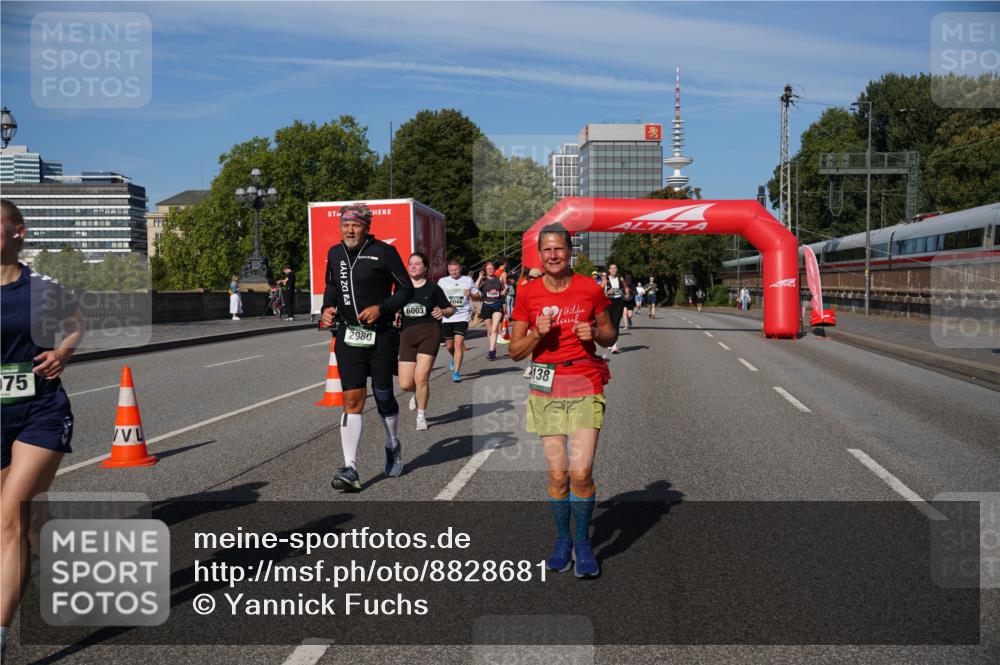 07.09.2025 - BARMER Alsterlauf Yannick Fuchs http://msf.ph/oto/8828681 07.09.2025 10:15:29 Laufen 75, 2980, 6003, 5560, 2138 meine-sportfotos.de