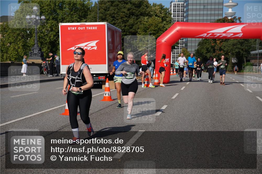 07.09.2025 - BARMER Alsterlauf Yannick Fuchs http://msf.ph/oto/8828705 07.09.2025 10:15:38 Laufen 869, 3786, 2525 meine-sportfotos.de