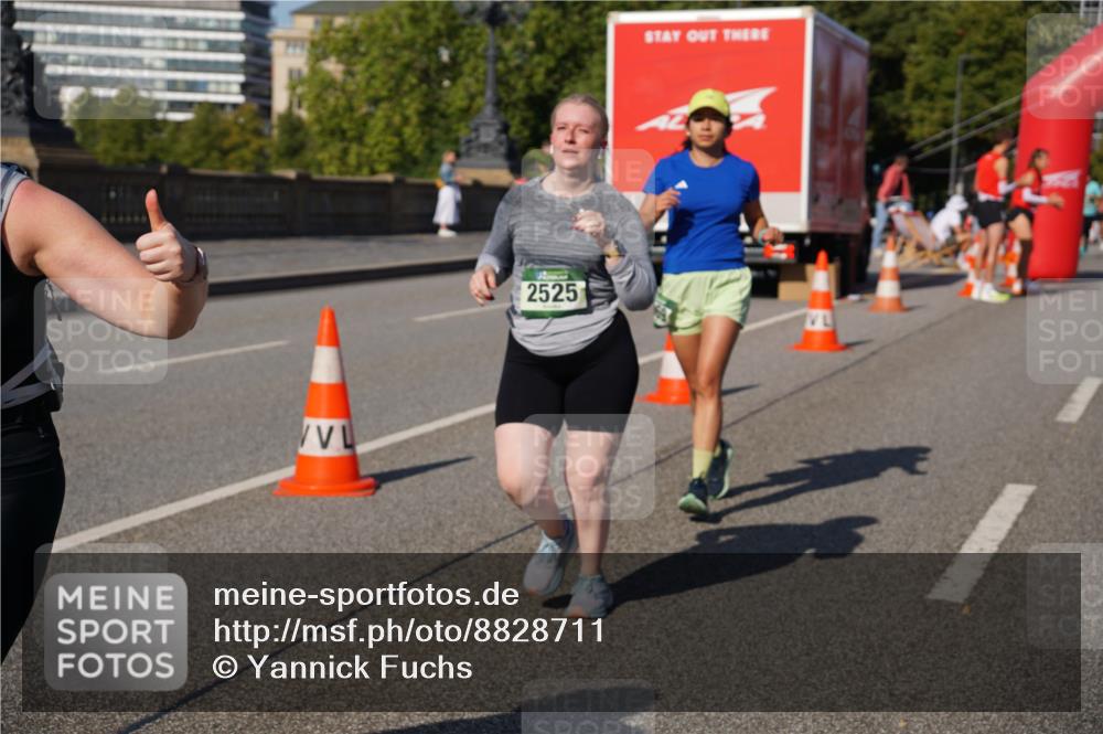 07.09.2025 - BARMER Alsterlauf Yannick Fuchs http://msf.ph/oto/8828711 07.09.2025 10:15:40 Laufen 2525 meine-sportfotos.de