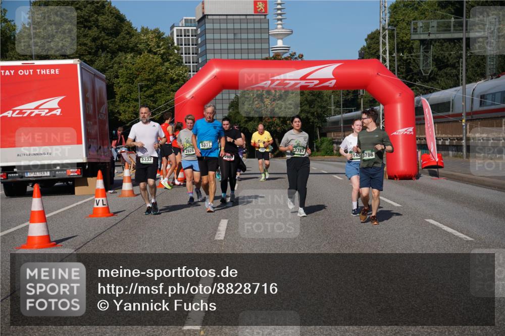 07.09.2025 - BARMER Alsterlauf Yannick Fuchs http://msf.ph/oto/8828716 07.09.2025 10:15:46 Laufen 1, 5331, 2928, 3787, 5332, 2983, 145, 3786 meine-sportfotos.de