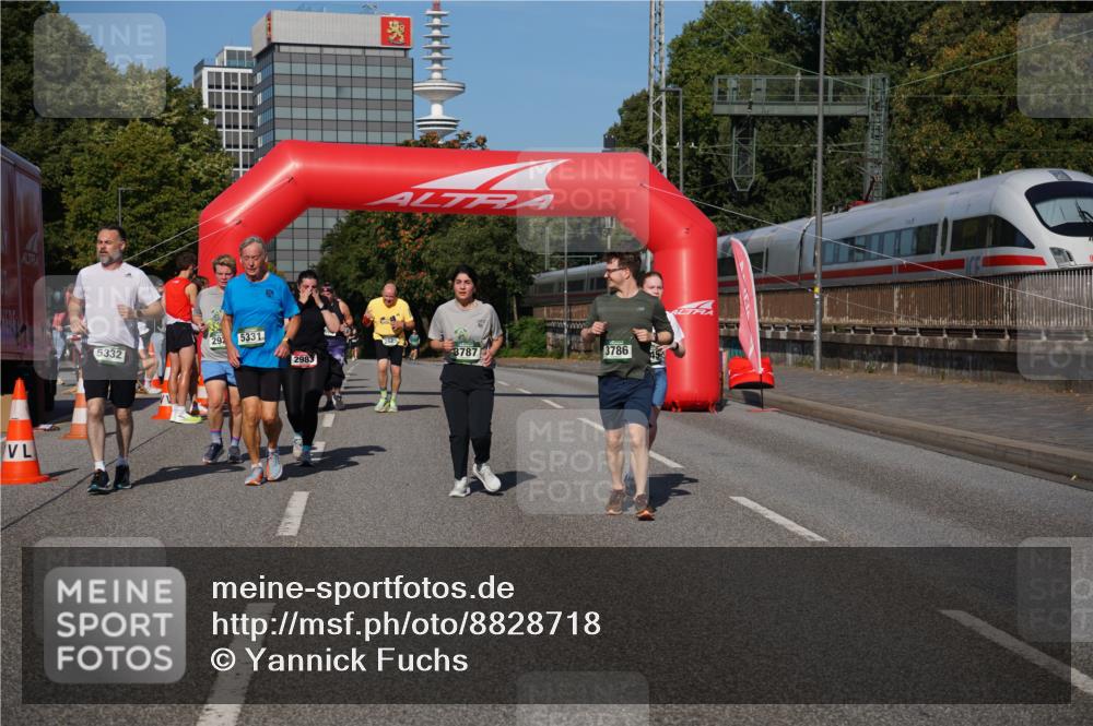 07.09.2025 - BARMER Alsterlauf Yannick Fuchs http://msf.ph/oto/8828718 07.09.2025 10:15:46 Laufen 5332, 29, 5331, 3787, 3786, 2983 meine-sportfotos.de