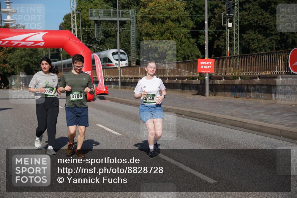 07.09.2025 - BARMER Alsterlauf Yannick Fuchs http://msf.ph/oto/8828728 07.09.2025 10:15:49 Laufen 787, 3786, 4145 meine-sportfotos.de