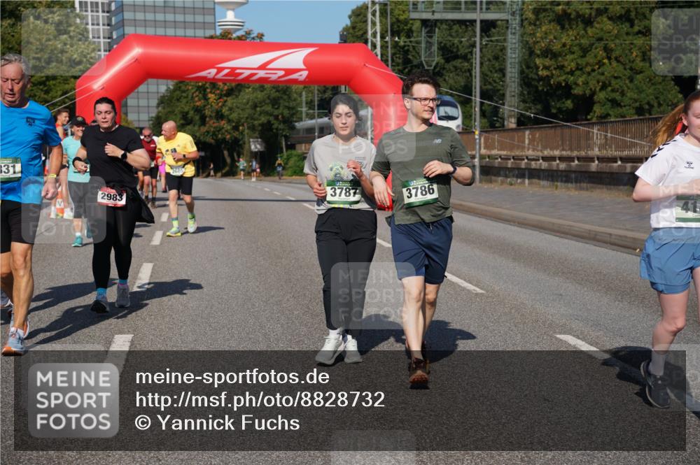 07.09.2025 - BARMER Alsterlauf Yannick Fuchs http://msf.ph/oto/8828732 07.09.2025 10:15:50 Laufen 31, 2983, 2685, 3787, 3786, 41 meine-sportfotos.de