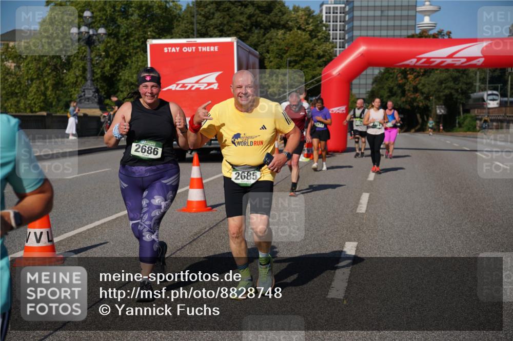 07.09.2025 - BARMER Alsterlauf Yannick Fuchs http://msf.ph/oto/8828748 07.09.2025 10:15:56 Laufen 2686, 2685, 1977, 10 meine-sportfotos.de