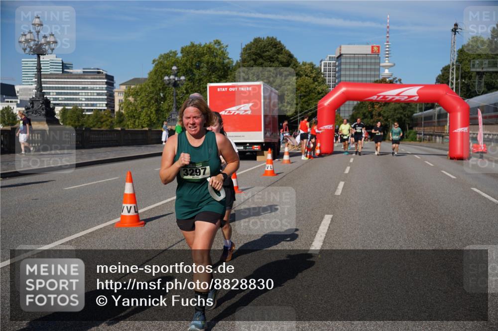 07.09.2025 - BARMER Alsterlauf Yannick Fuchs http://msf.ph/oto/8828830 07.09.2025 10:16:24 Laufen 3297 meine-sportfotos.de