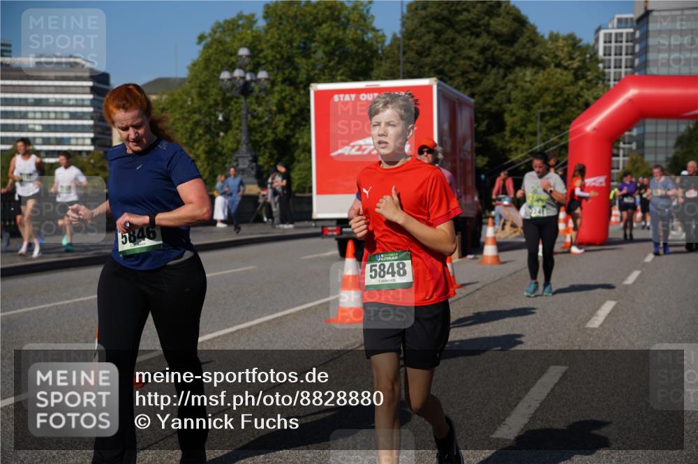 07.09.2025 - BARMER Alsterlauf Yannick Fuchs http://msf.ph/oto/8828880 07.09.2025 10:16:47 Laufen 5846, 5848 meine-sportfotos.de
