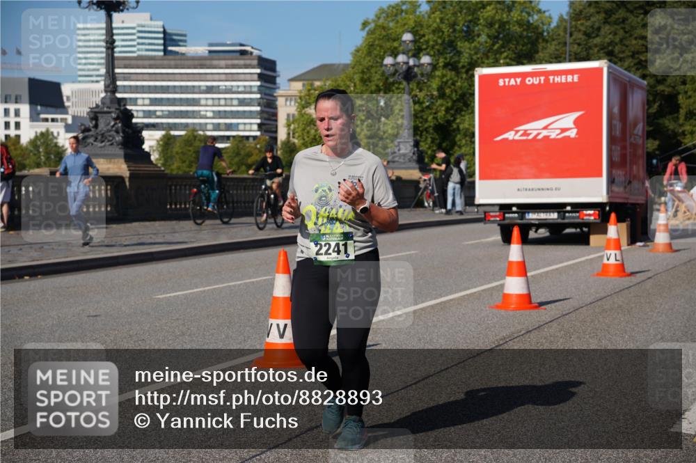 07.09.2025 - BARMER Alsterlauf Yannick Fuchs http://msf.ph/oto/8828893 07.09.2025 10:16:52 Laufen 2241 meine-sportfotos.de