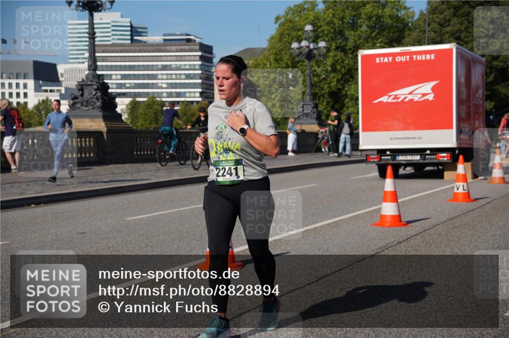 07.09.2025 - BARMER Alsterlauf Yannick Fuchs http://msf.ph/oto/8828894 07.09.2025 10:16:52 Laufen 2241 meine-sportfotos.de