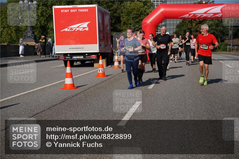 07.09.2025 - BARMER Alsterlauf Yannick Fuchs http://msf.ph/oto/8828899 07.09.2025 10:16:54 Laufen 400, 3001, 2281, 38, 87, 623, 355, 5625 meine-sportfotos.de