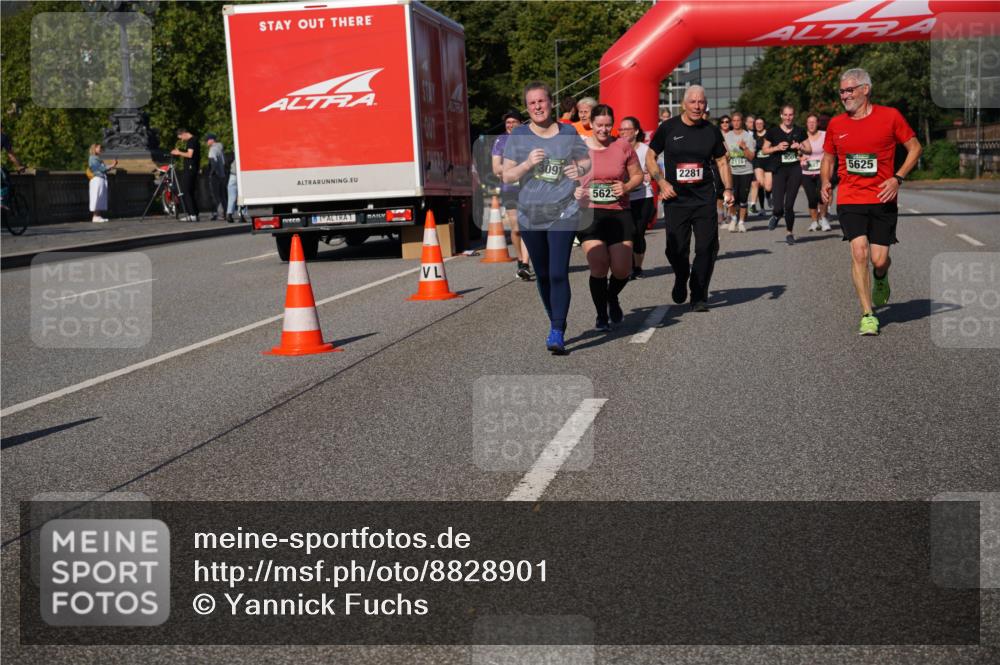07.09.2025 - BARMER Alsterlauf Yannick Fuchs http://msf.ph/oto/8828901 07.09.2025 10:16:54 Laufen 2115, 5625, 3091, 2281, 562 meine-sportfotos.de