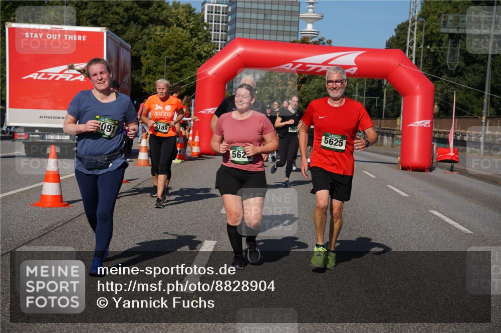 07.09.2025 - BARMER Alsterlauf Yannick Fuchs http://msf.ph/oto/8828904 07.09.2025 10:16:56 Laufen 2091, 3189, 562, 4003, 5625 meine-sportfotos.de